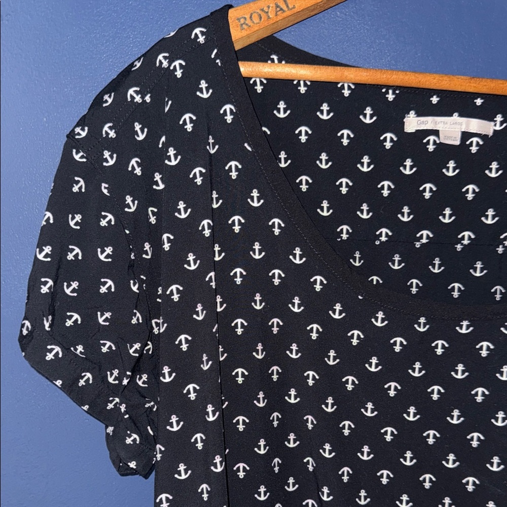 GAP Nautical Black and White Women's Tee